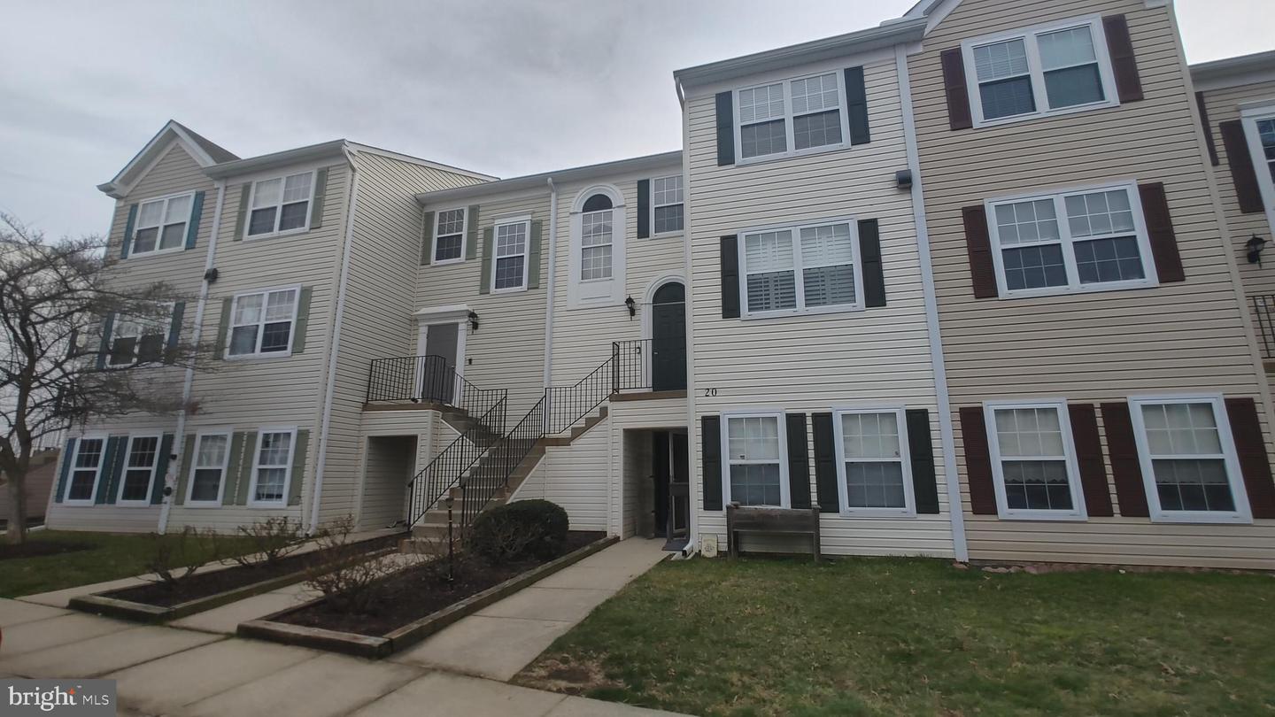 20 Amberstone Ct #B