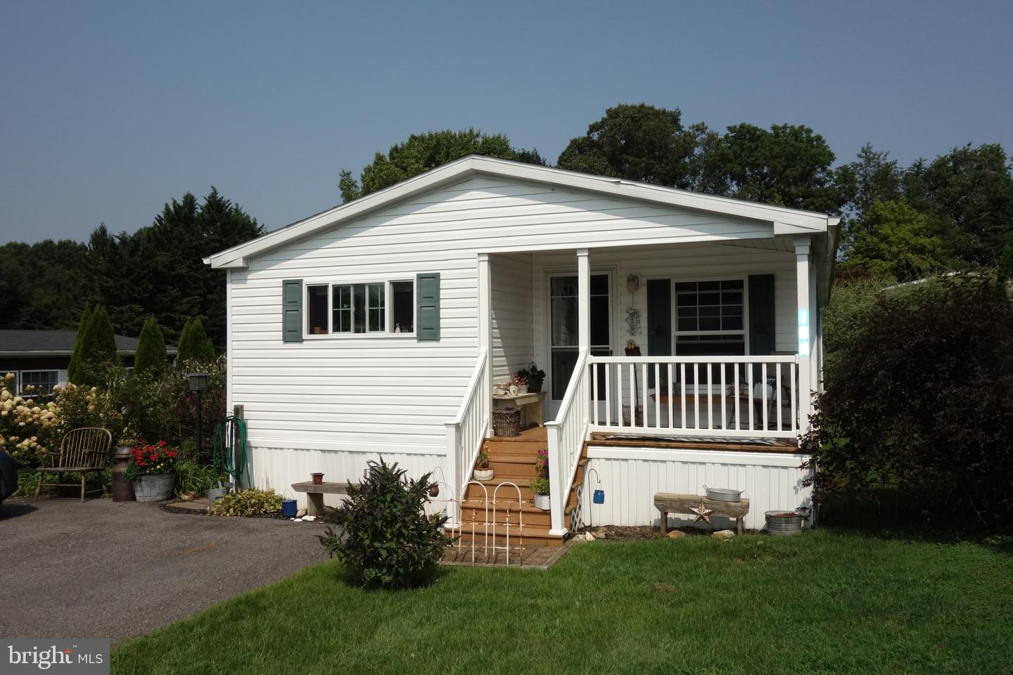 104 Circle Dr