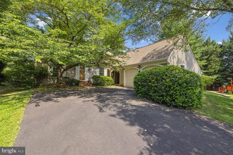 Single Family Residence in North Potomac MD 5 Frances Green COURT.jpg