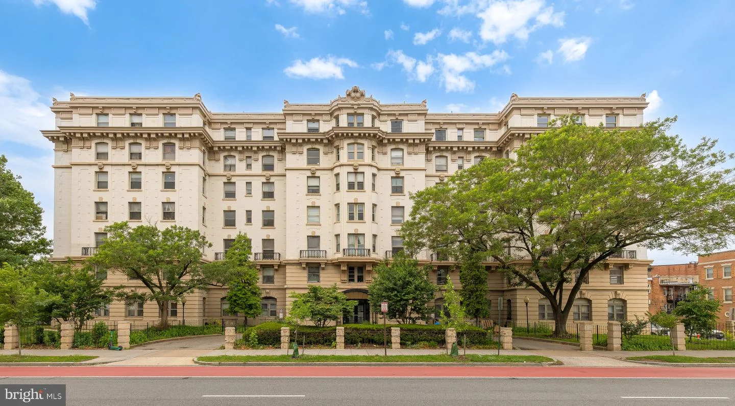 3060 16th Street NW Unit 102