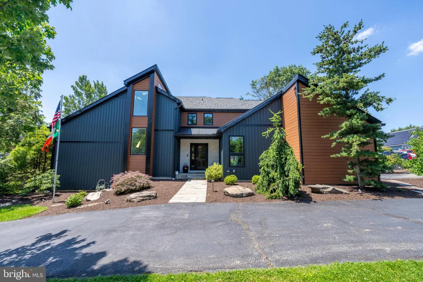 1488 Shelburne Court