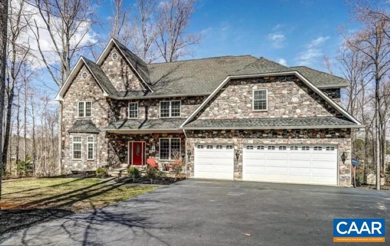 1915 Lake Forest Dr
