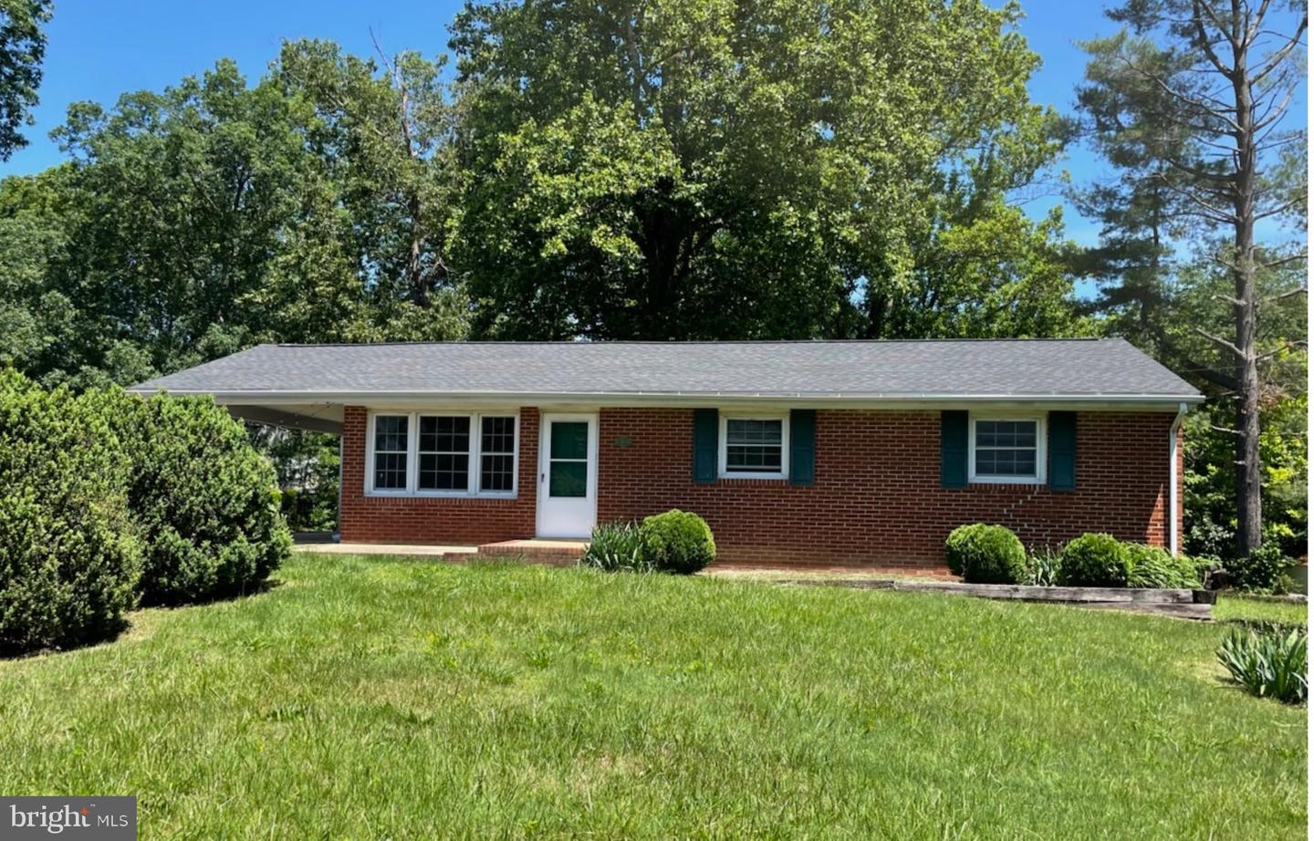 7069 Oak Drive, Reva, VA, 22735
