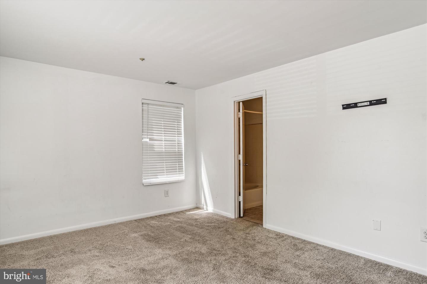 Photo 15 of 43 of 40-E Hearthstone Ct #E condo