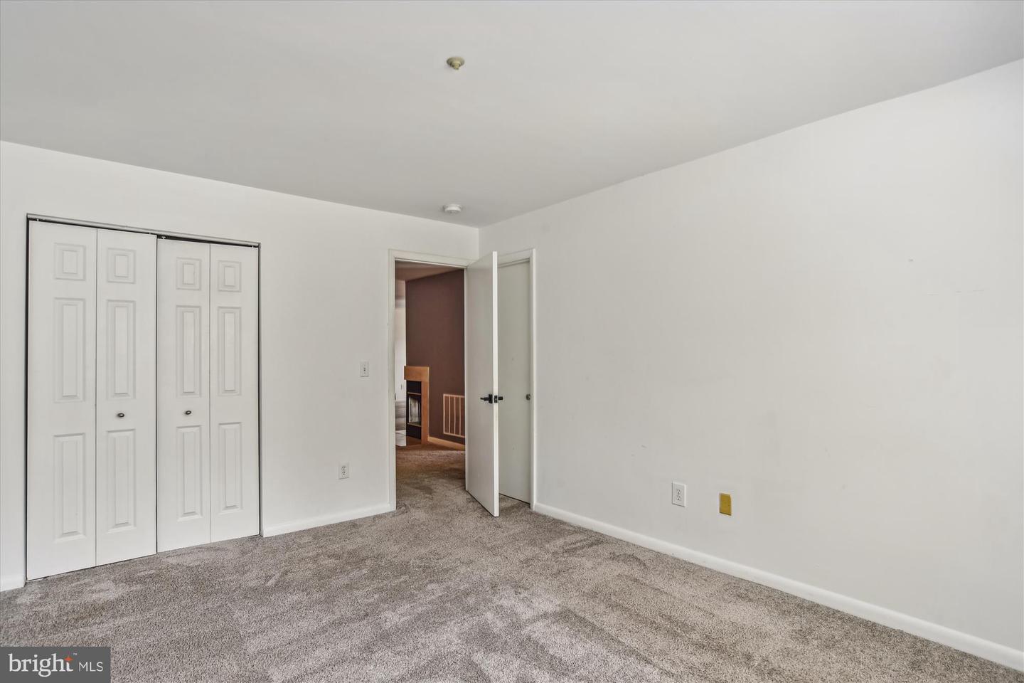 Photo 18 of 43 of 40-E Hearthstone Ct #E condo