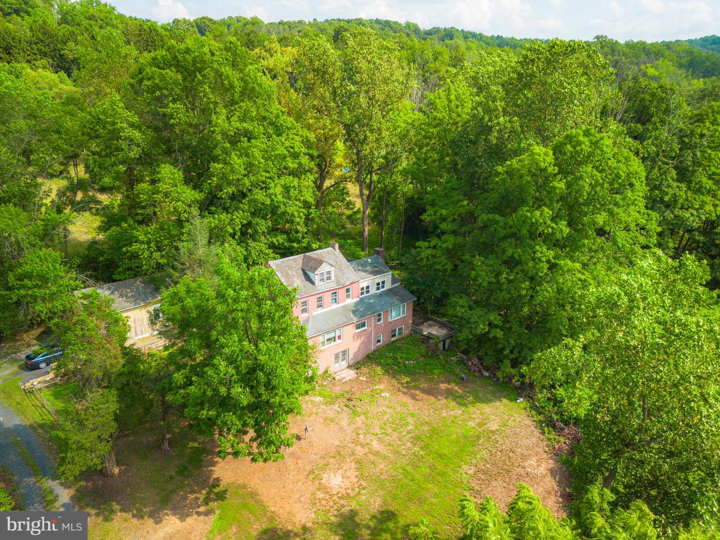 Photo 11 of 50 of 3808 Kozy Korner Rd house