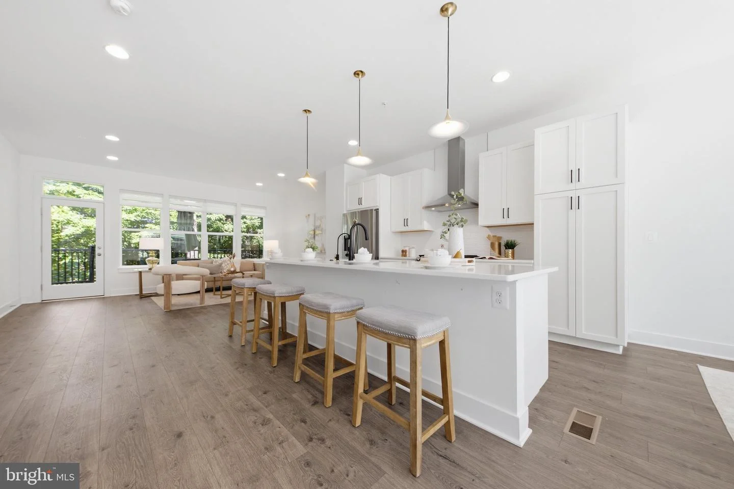 3544 Sutton Heights Circle