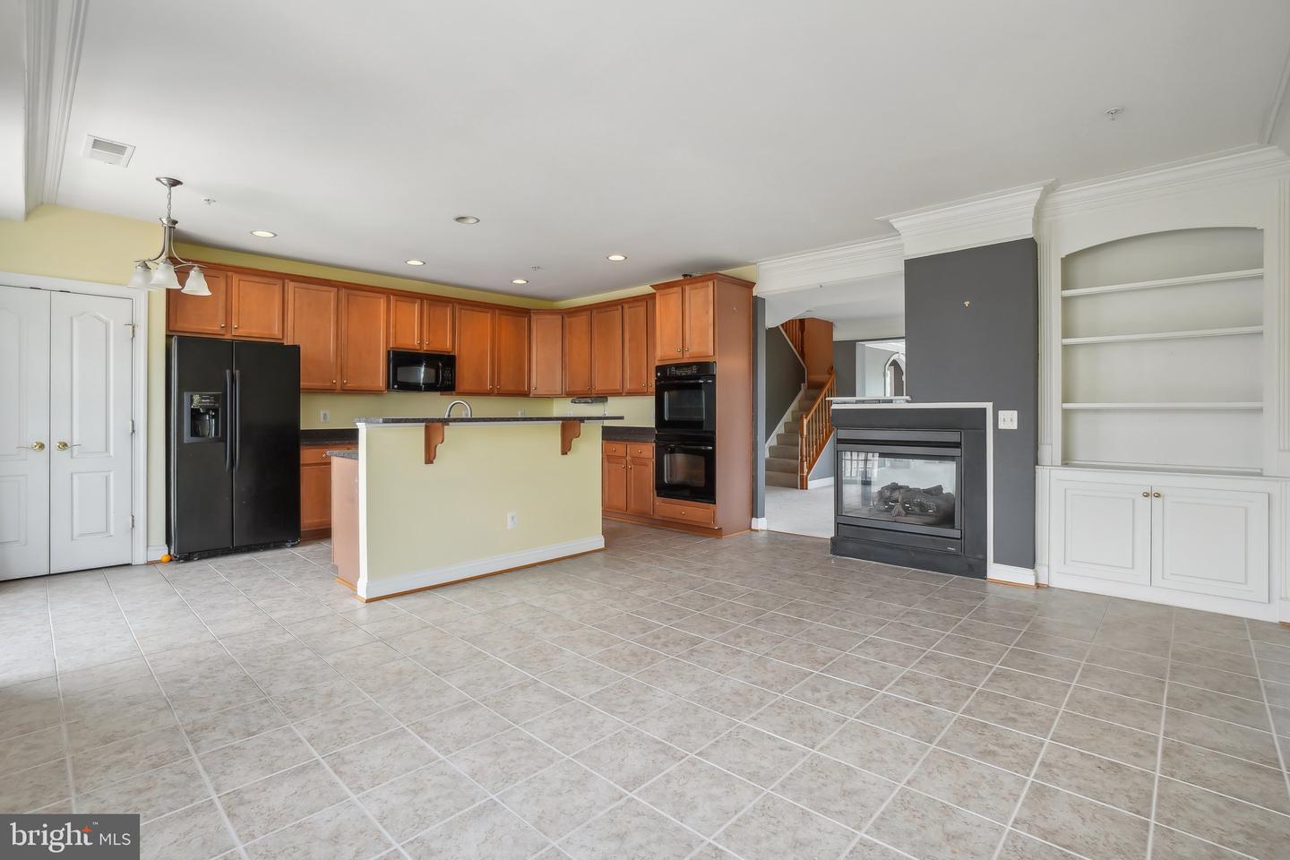 Photo 13 of 27 of 14833 Cloverdale Rd #95 townhome