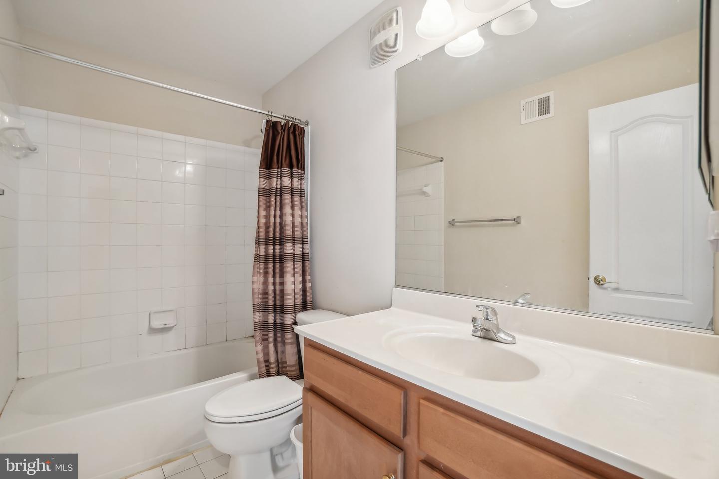 Photo 19 of 27 of 14833 Cloverdale Rd #95 townhome