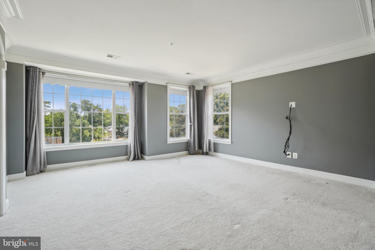Photo 7 of 27 of 14833 Cloverdale Rd #95 townhome