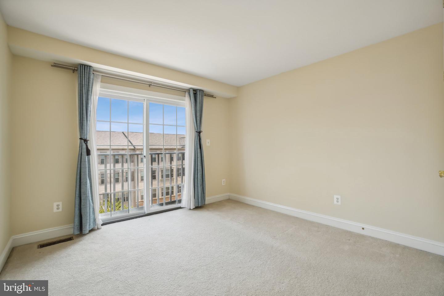 Photo 22 of 27 of 14833 Cloverdale Rd #95 townhome