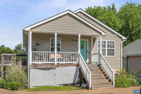 Single Family Residence in Charlottesville VA 1419 Burgess Ln Ln.jpg