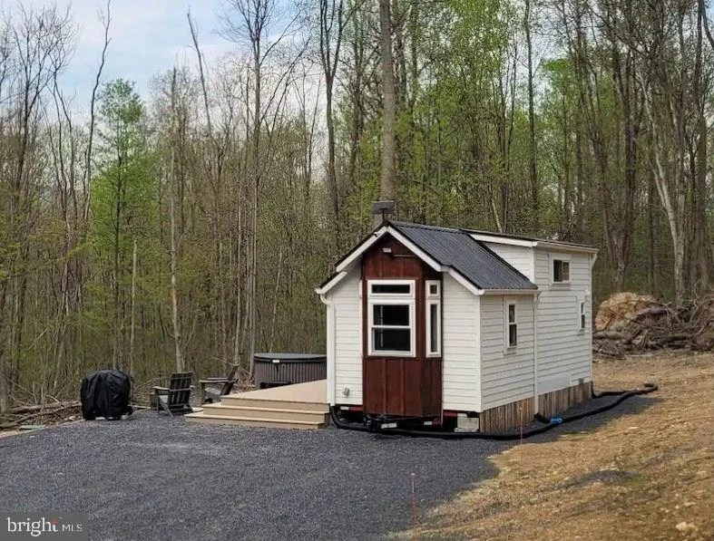 4909 Raccoon Valley Rd Road