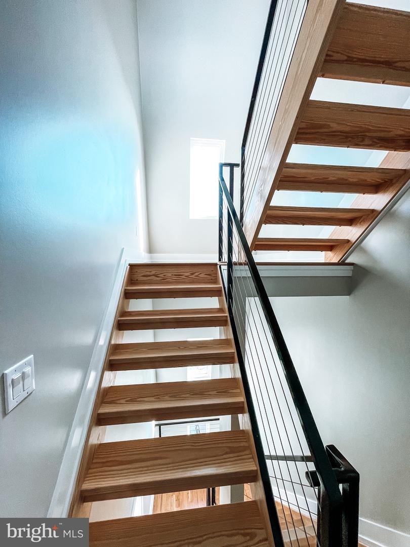Photo 35 of 39 of 1730 Waterloo St townhome
