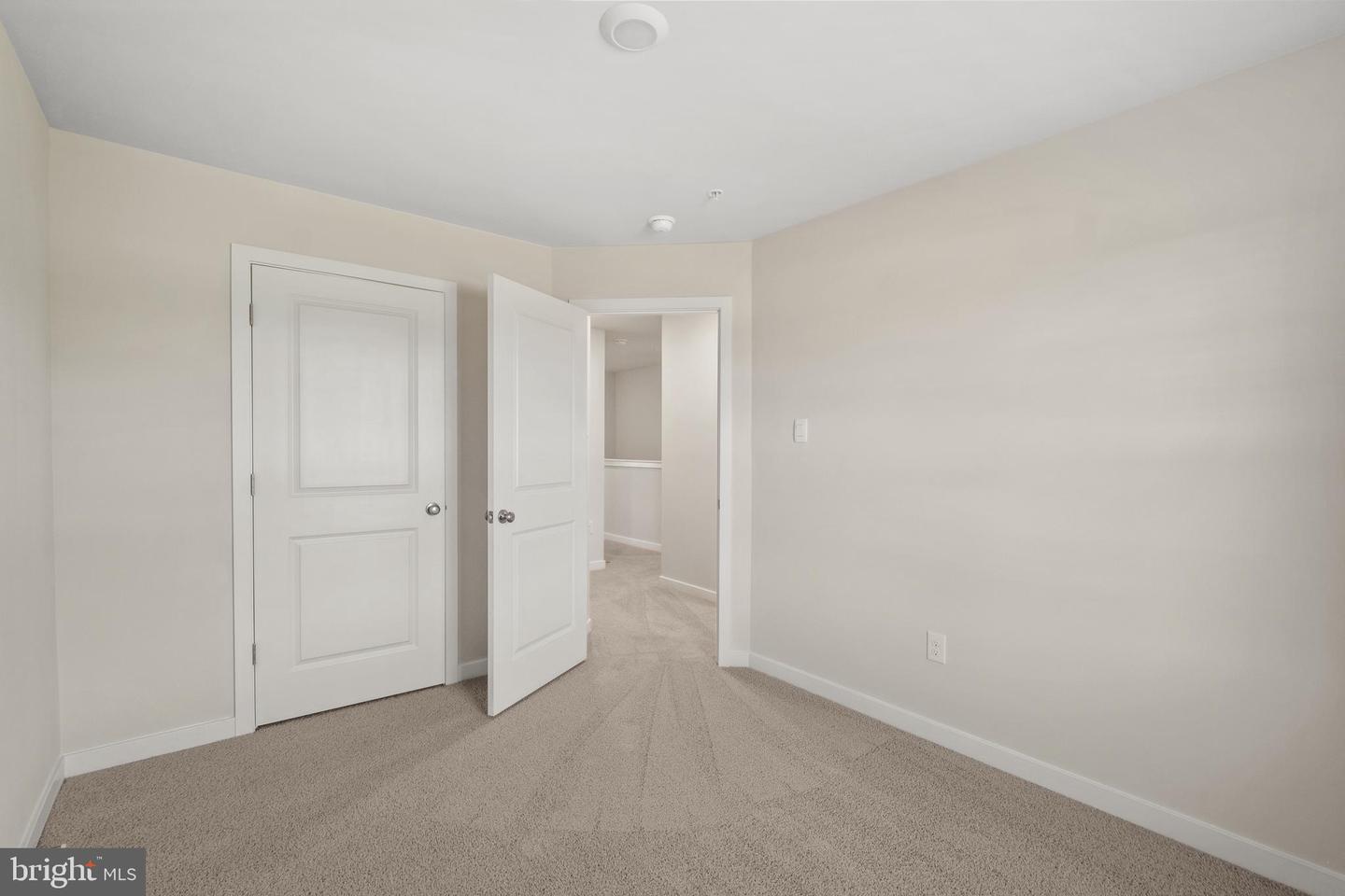 Photo 15 of 39 of 7514 Daybreak Dr townhome