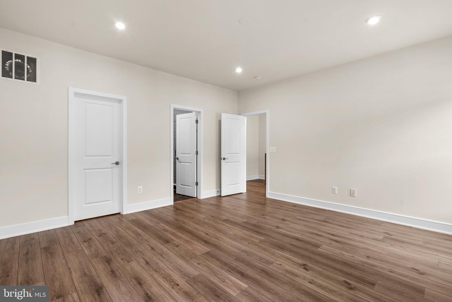 Photo 12 of 24 of 21775 Dollis Hill Ter townhome