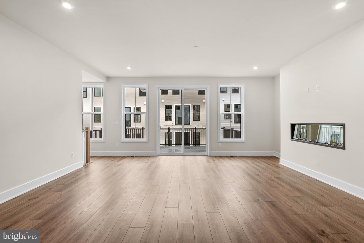 Photo 5 of 24 of 21775 Dollis Hill Ter townhome