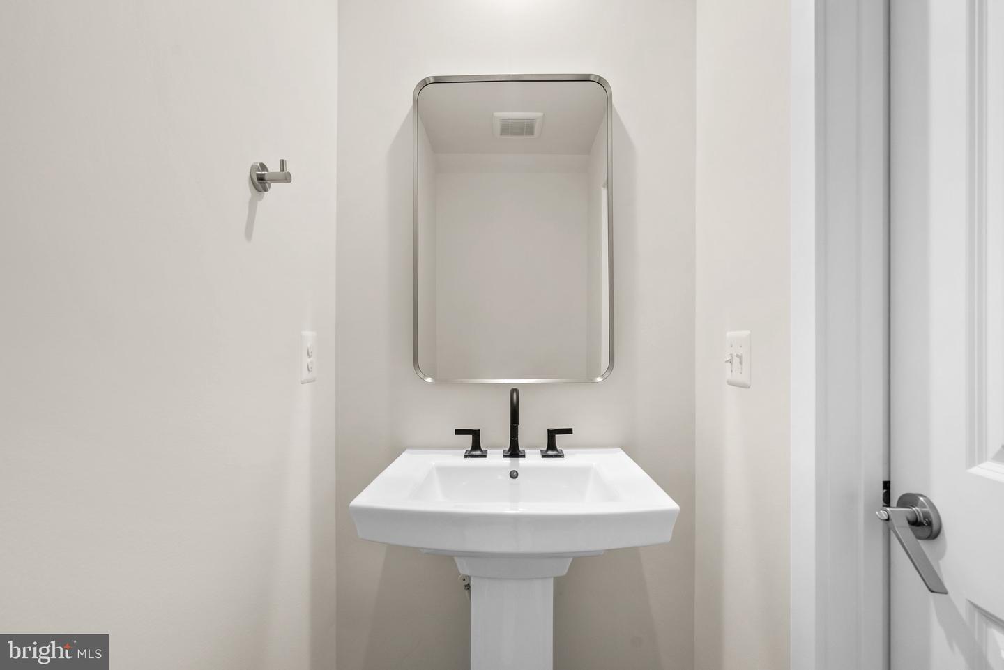 Photo 22 of 24 of 21775 Dollis Hill Ter townhome