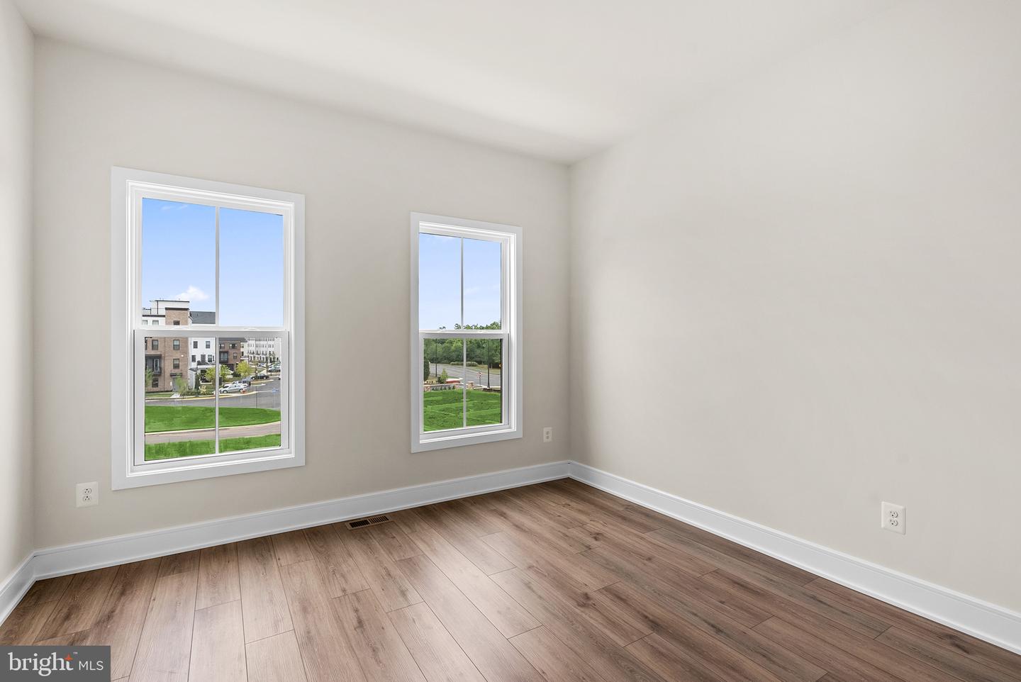 Photo 17 of 24 of 21775 Dollis Hill Ter townhome