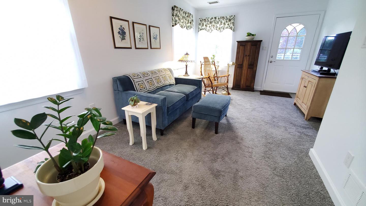 Photo 7 of 21 of 25 E Village Rd townhome