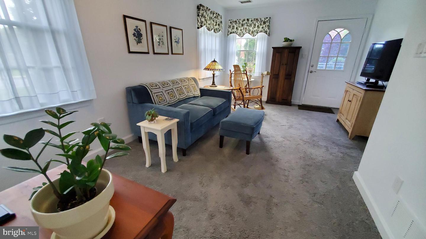Photo 8 of 21 of 25 E Village Rd townhome