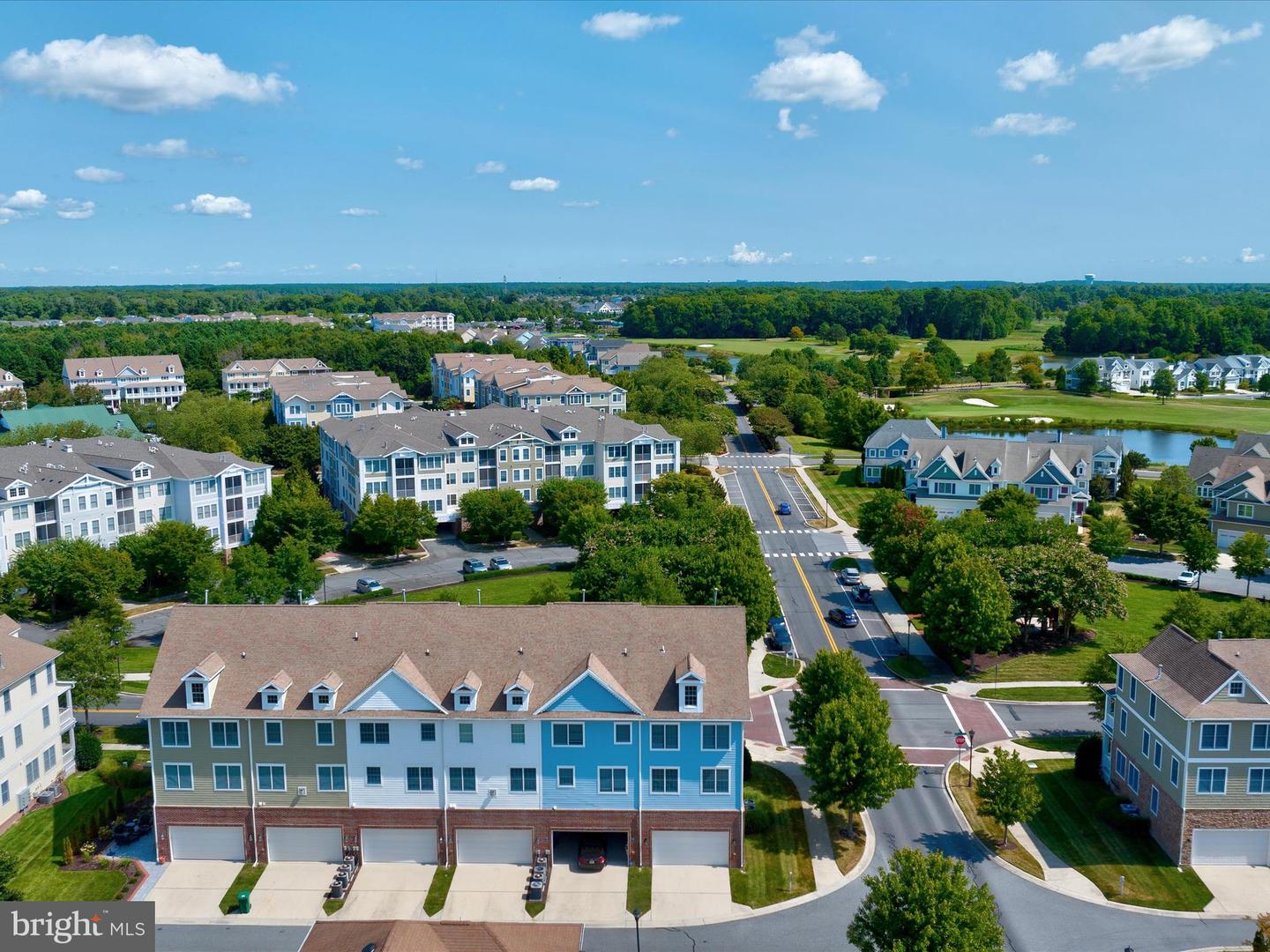 Photo 5 of 91 of 11468 W Sand Cove Rd townhome
