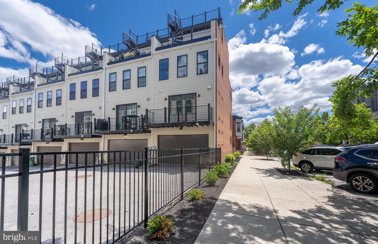 Photo 32 of 42 of 600 S Dean St townhome