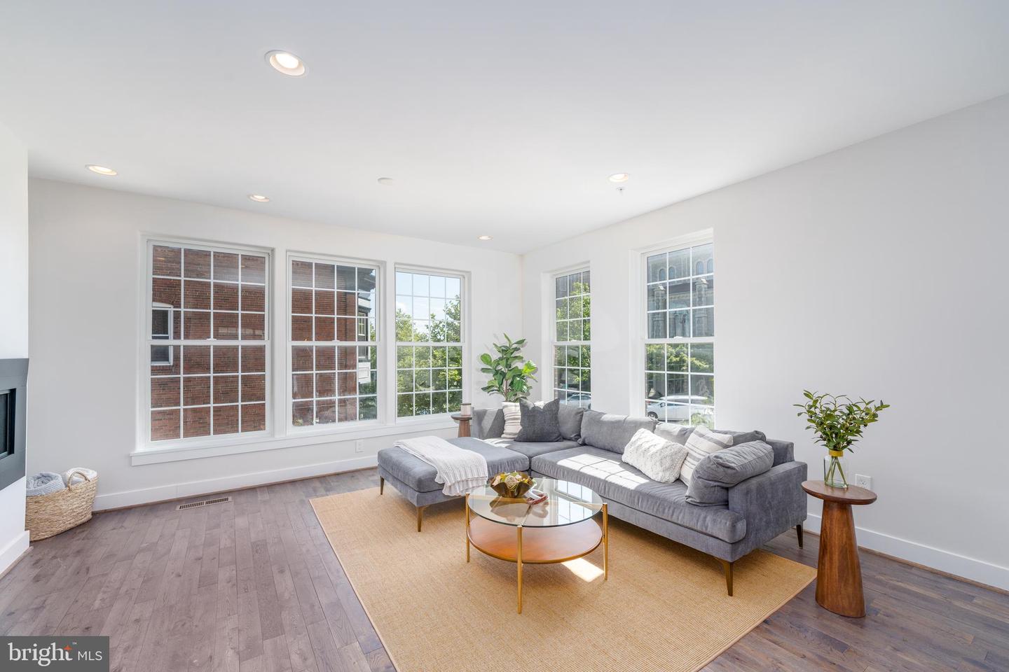 View Baltimore, MD 21224 townhome