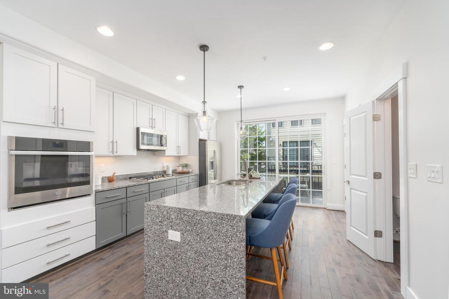 Photo 41 of 42 of 600 S Dean St townhome