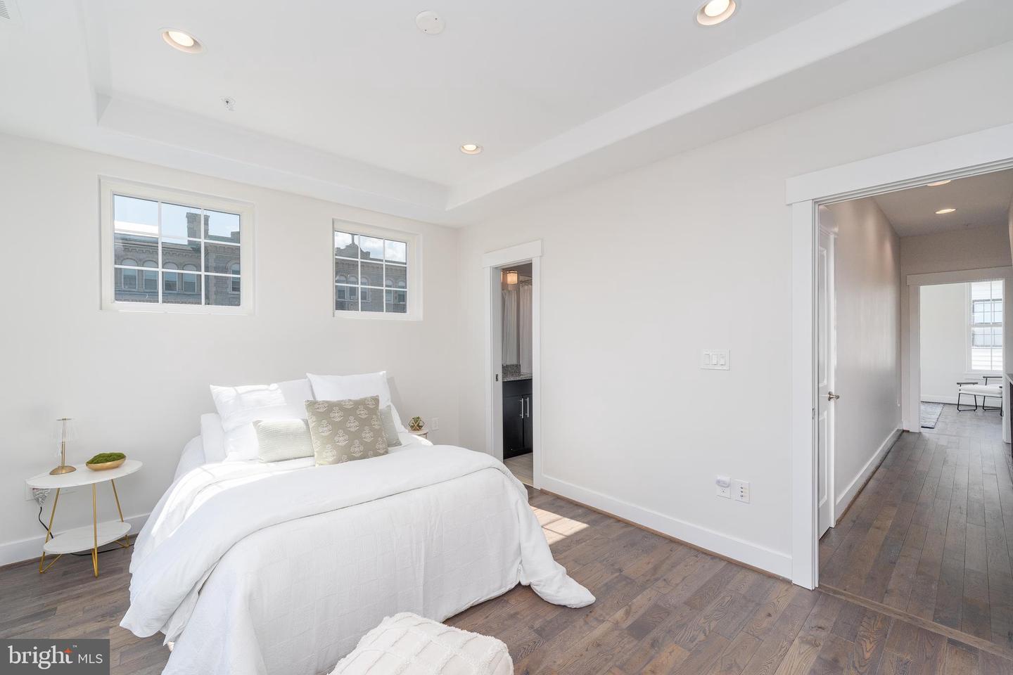 Photo 15 of 42 of 600 S Dean St townhome
