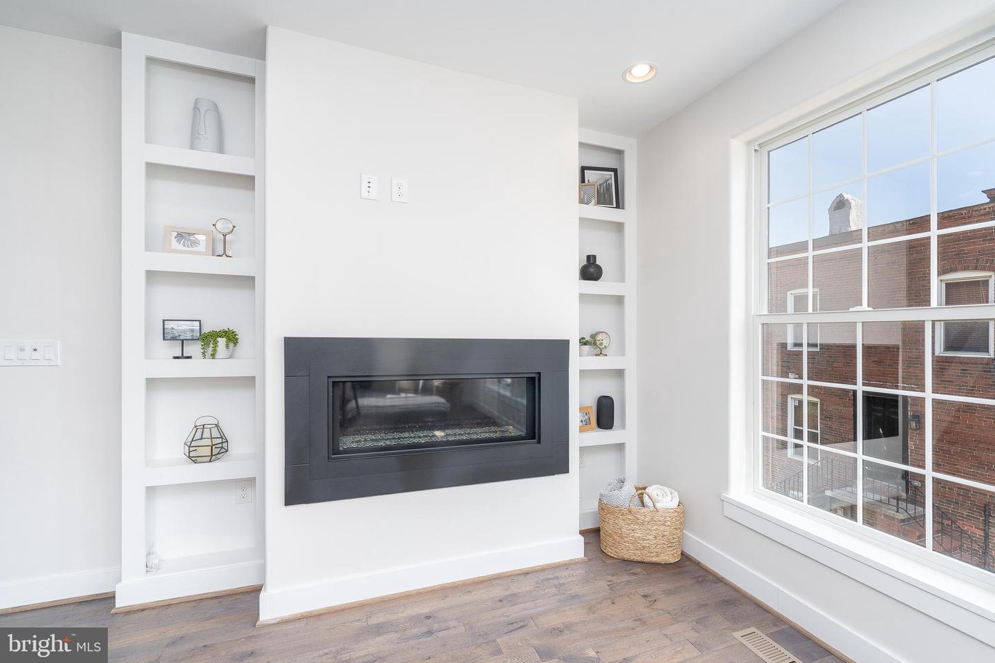 Photo 40 of 42 of 600 S Dean St townhome