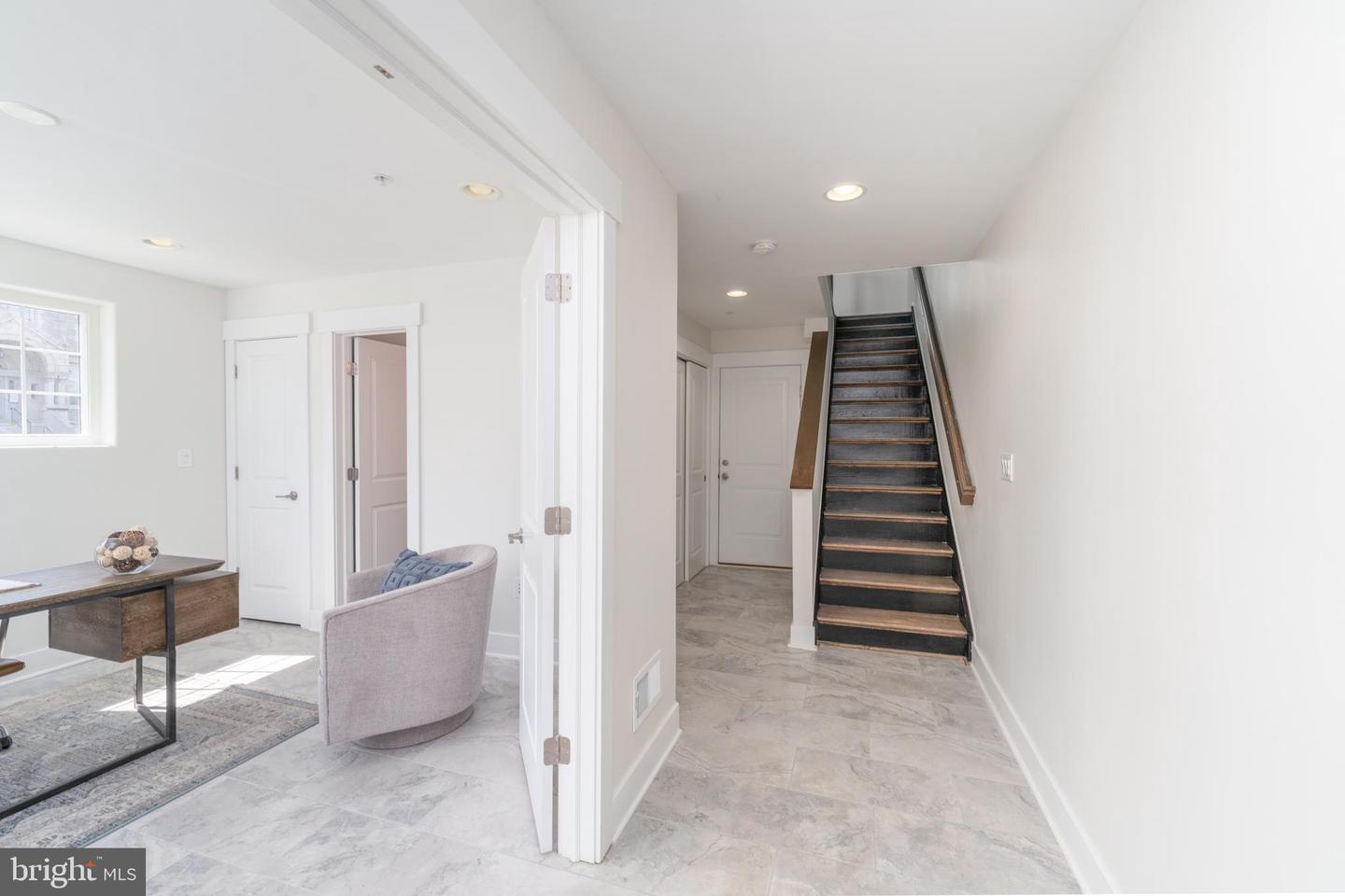 Photo 38 of 42 of 600 S Dean St townhome