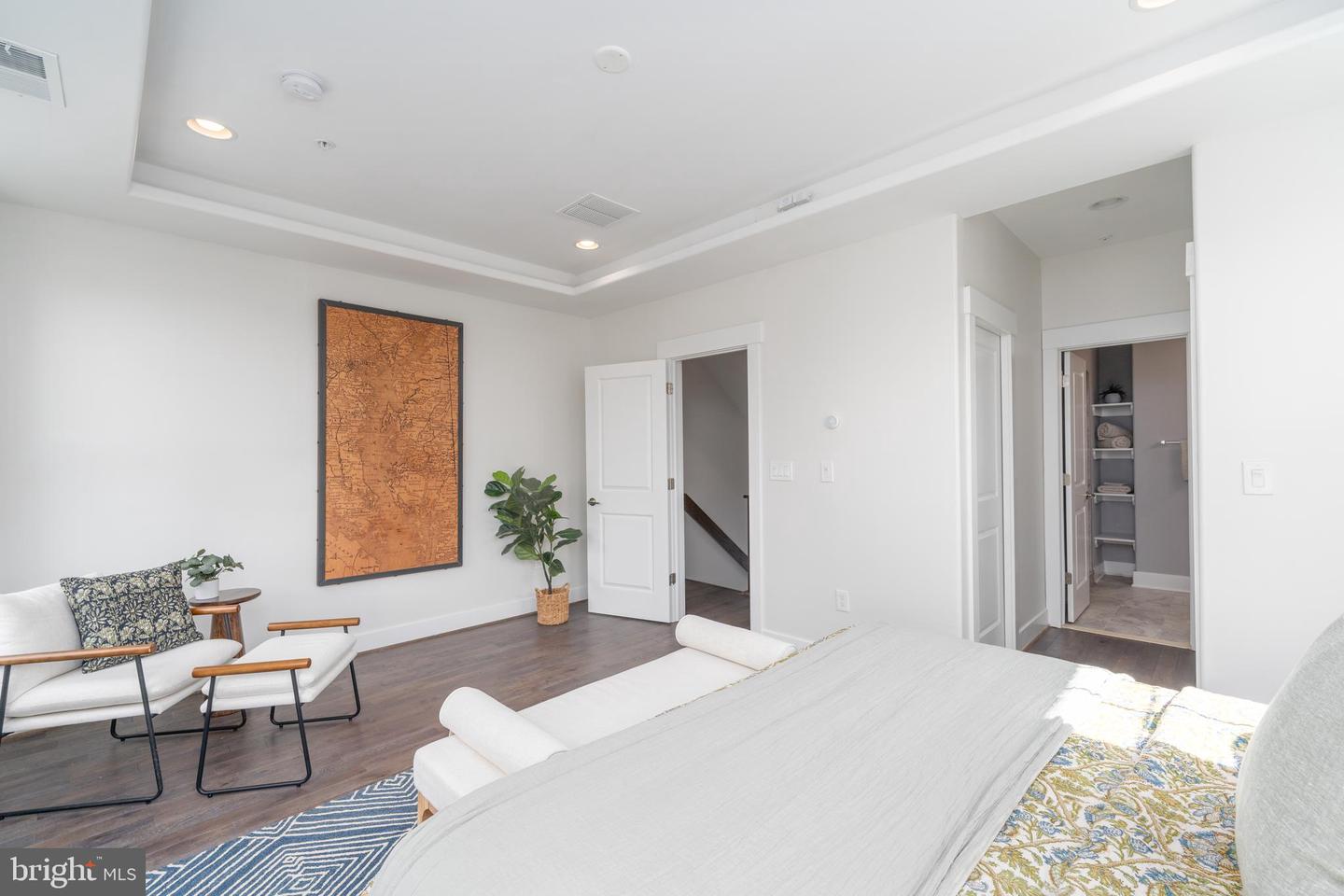 Photo 9 of 42 of 600 S Dean St townhome