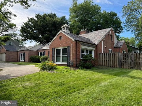 Single Family Residence in Silver Spring MD 1801 Sherwood ROAD.jpg