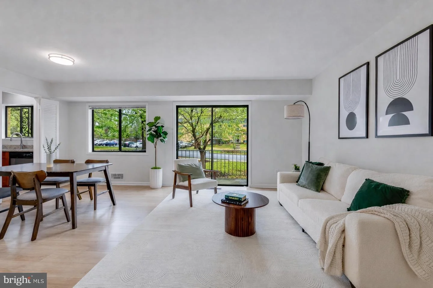 10636 Montrose Avenue Unit 101