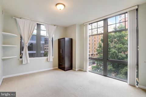 Condominium in Arlington VA 1021 Garfield STREET 38.jpg