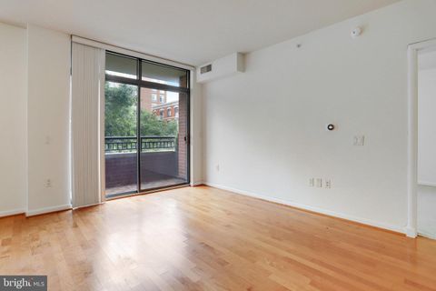 Condominium in Arlington VA 1021 Garfield STREET 27.jpg