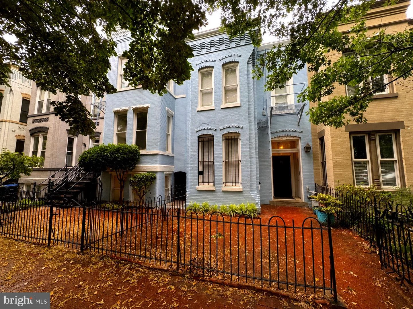 213 & 215 5th Street SE