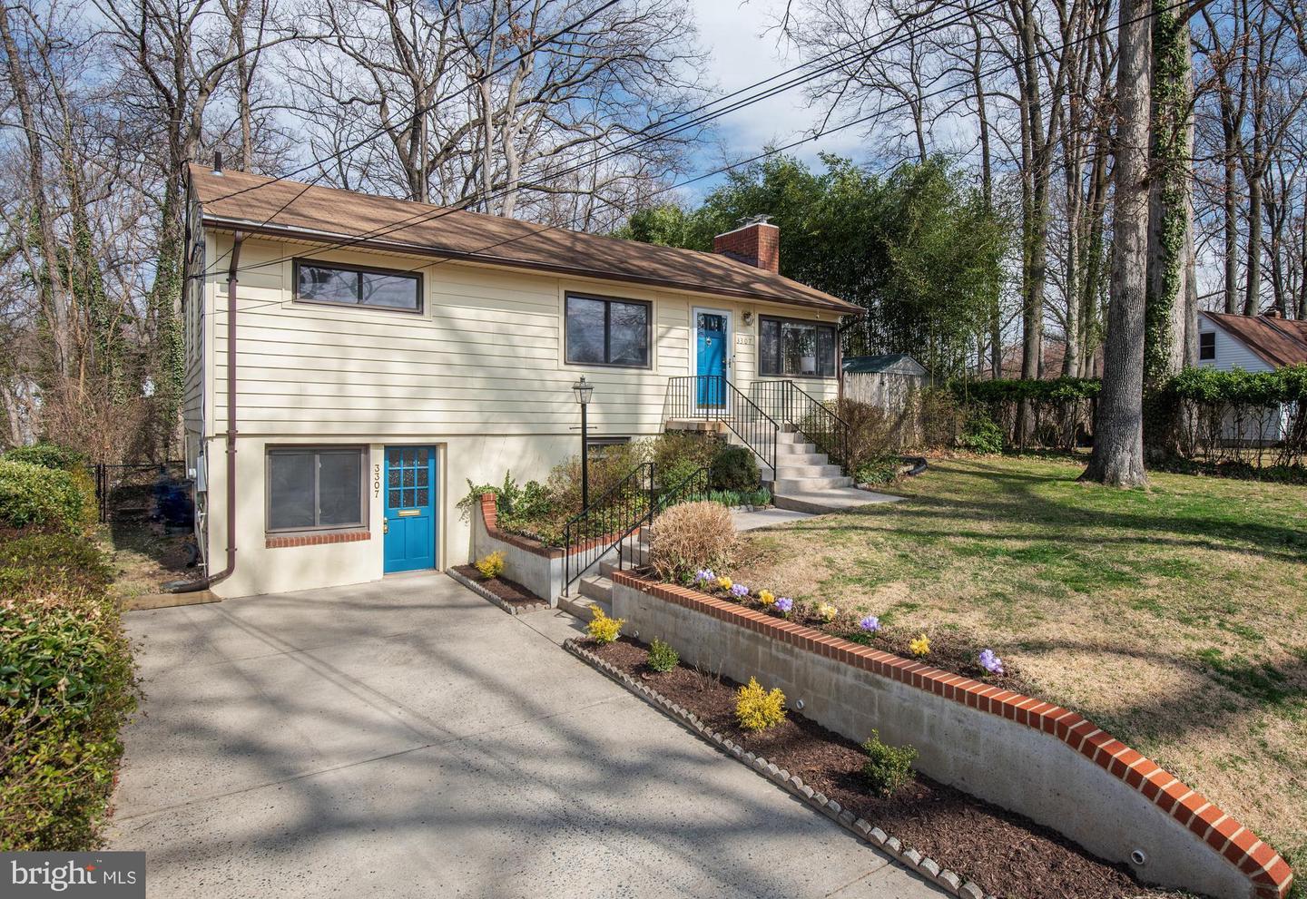 Photo 1 of 50 of 3307 Oberon St house