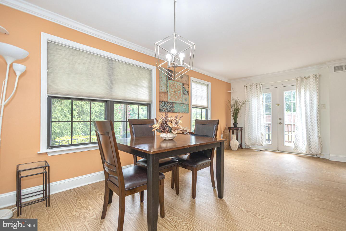 Photo 10 of 33 of 27 Pin Oak Ct townhome