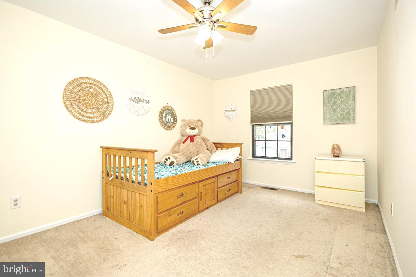 Photo 19 of 33 of 27 Pin Oak Ct townhome