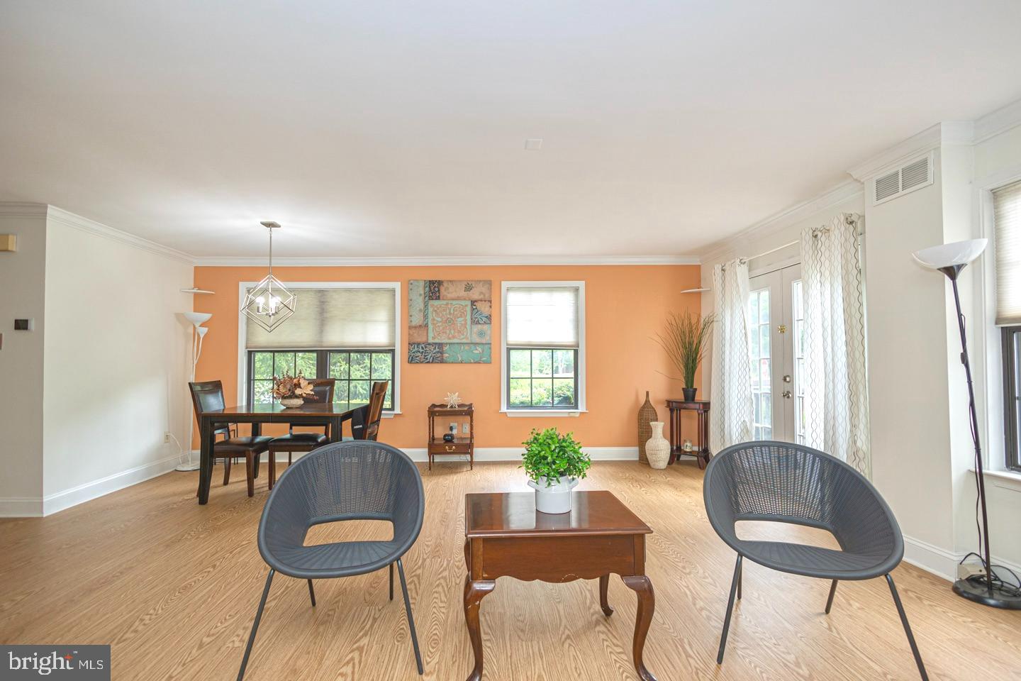 Photo 11 of 33 of 27 Pin Oak Ct townhome