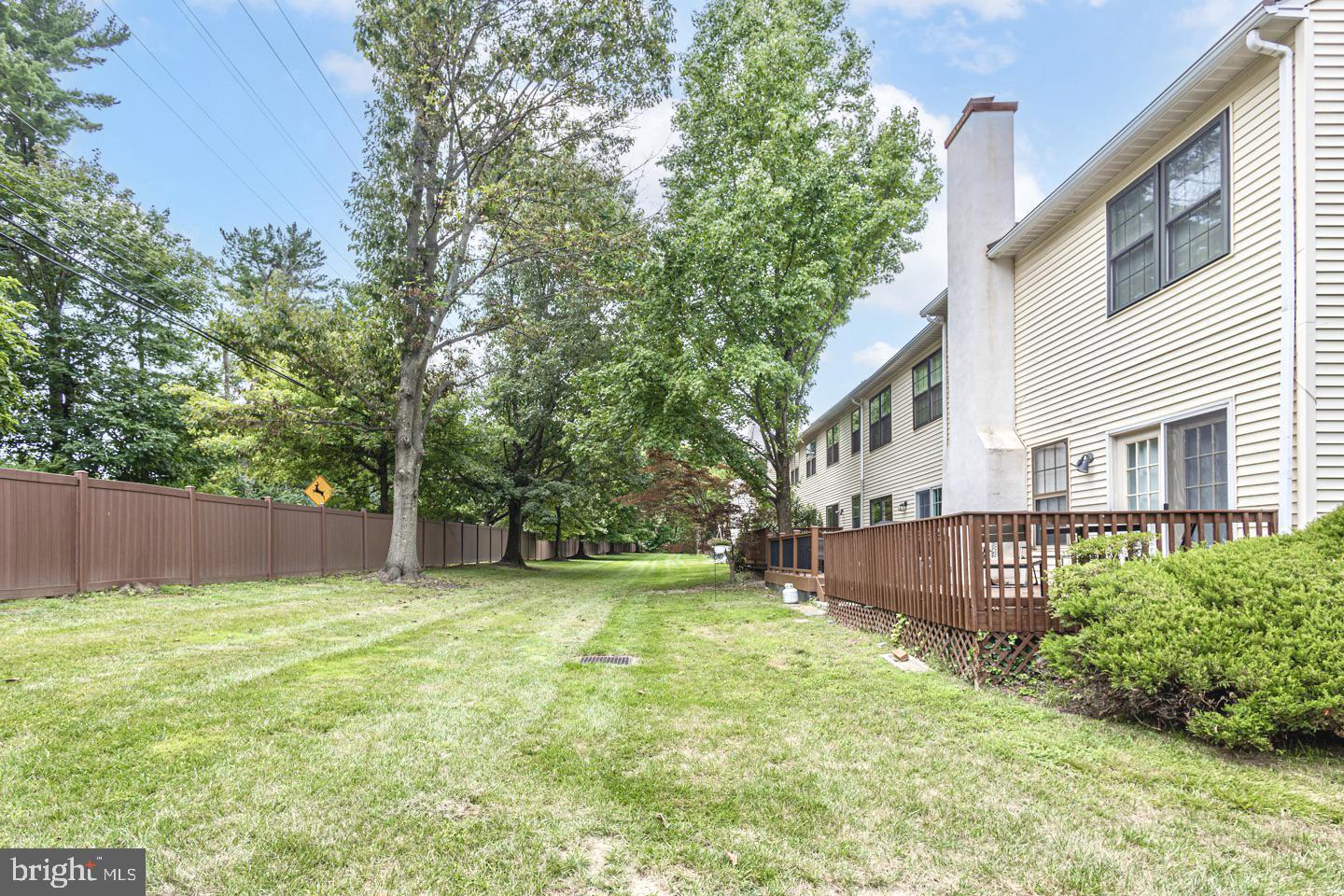 Photo 33 of 33 of 27 Pin Oak Ct townhome
