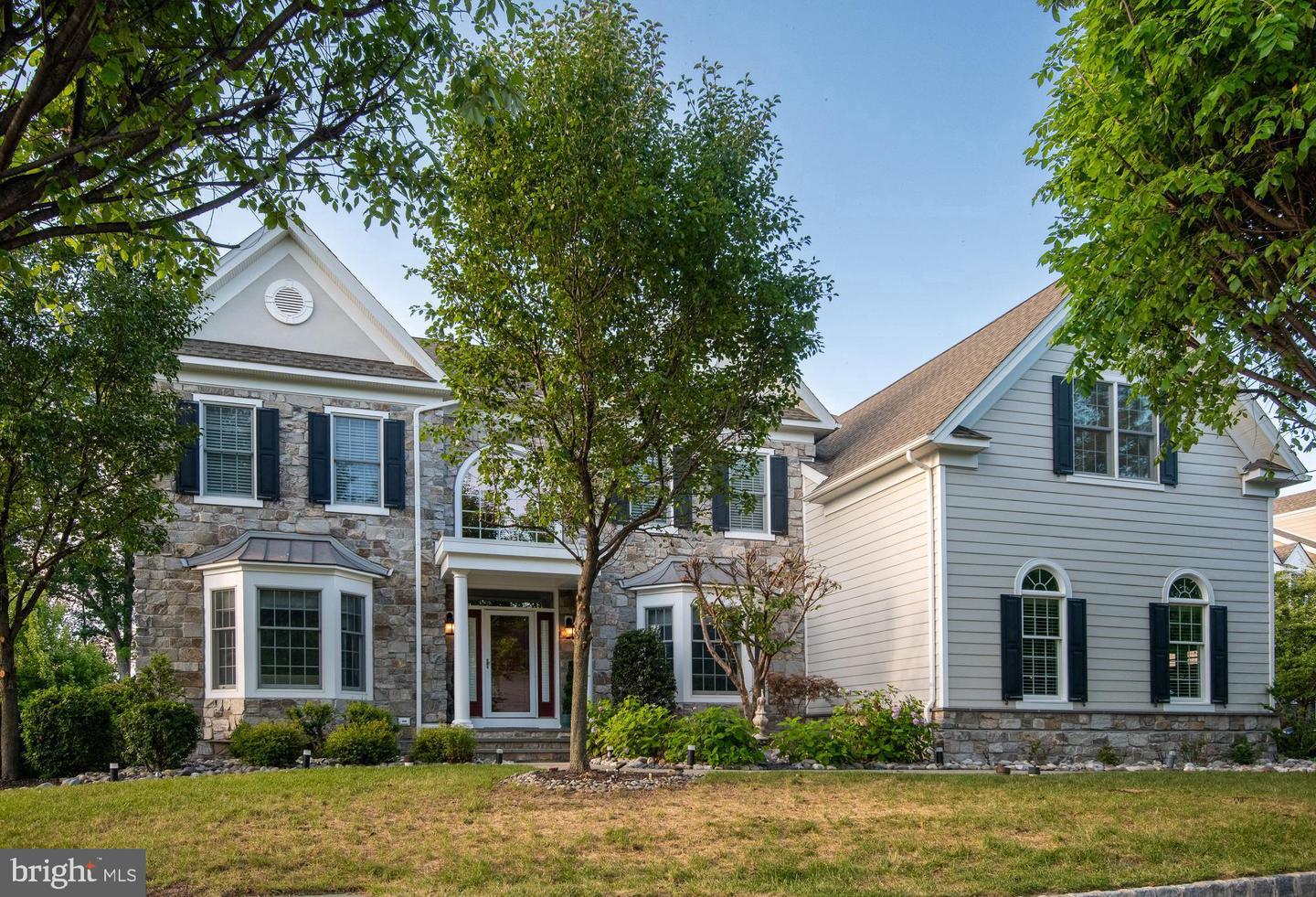 3805 Woodland Dr