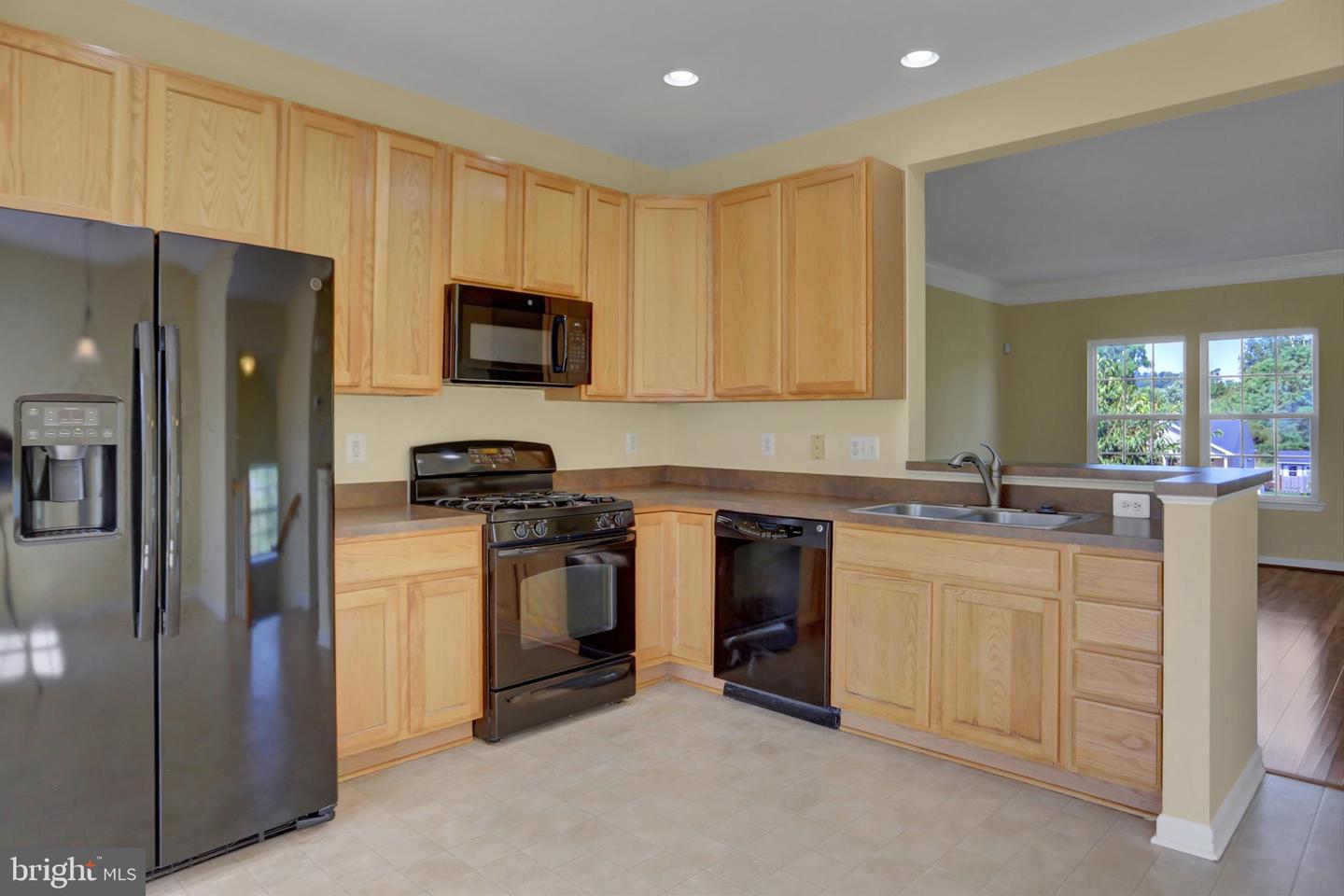 Photo 4 of 49 of 12430 N Welty Road townhome