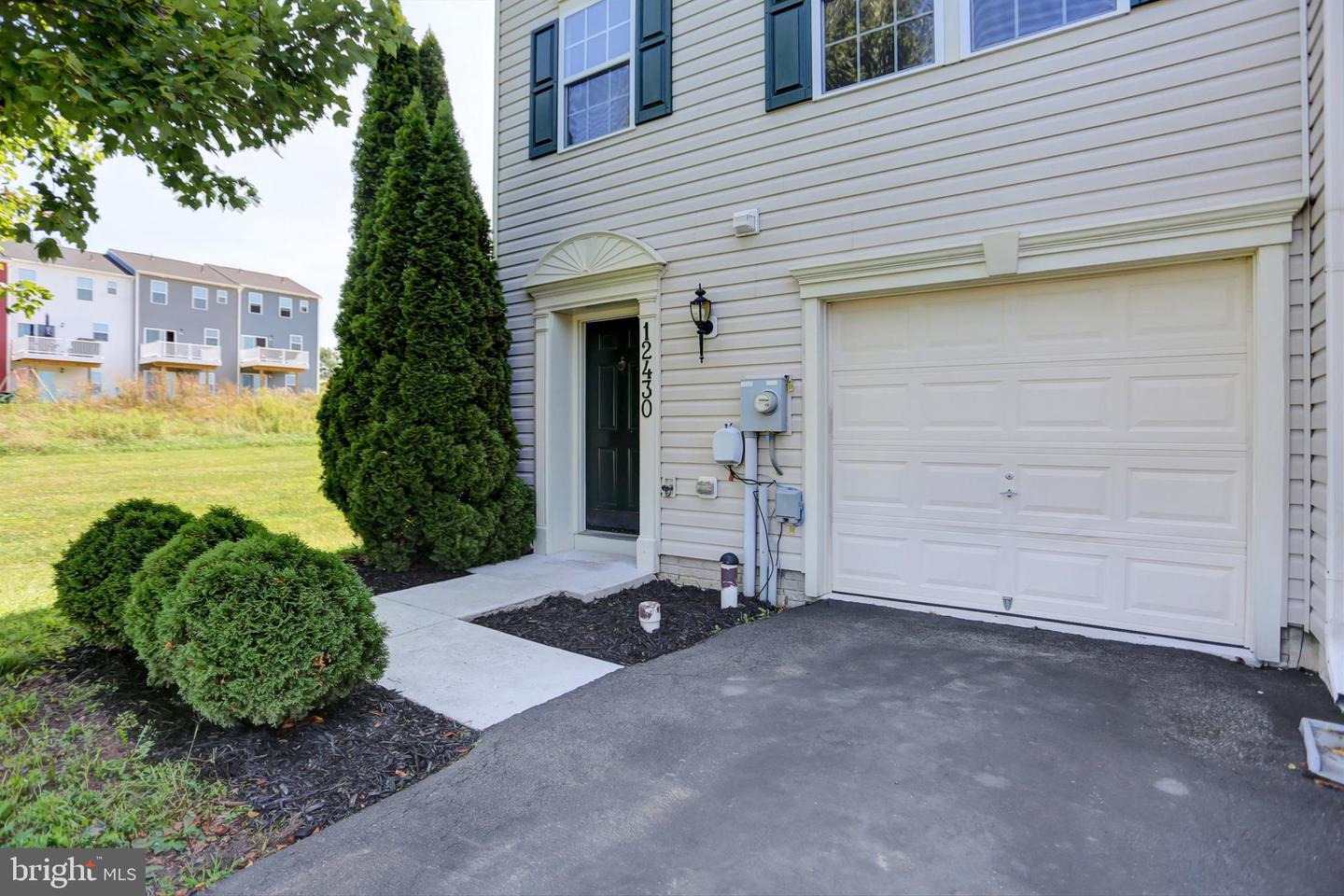 Photo 2 of 49 of 12430 N Welty Road townhome