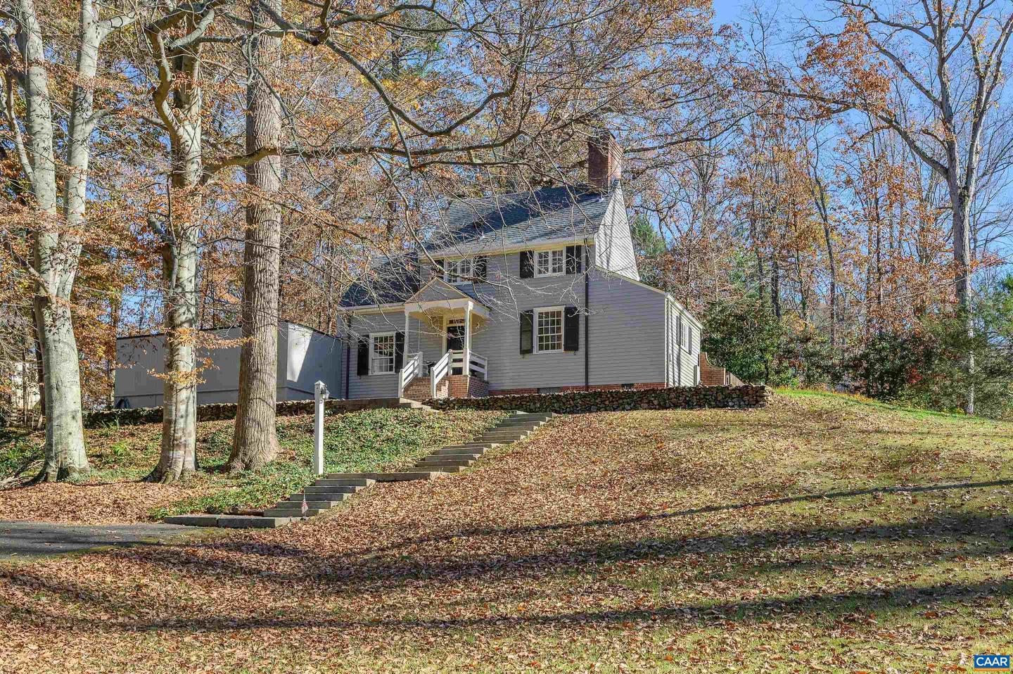 Photo 2 of 47 of 1923 Meadowbrook Rd house