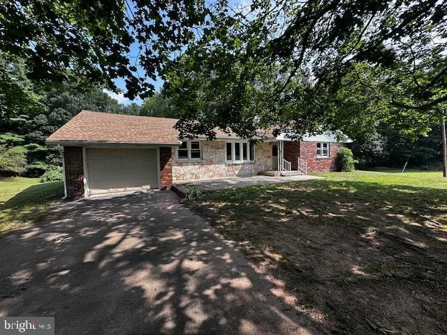 1217 Barton Road, Breezewood, PA, 15533