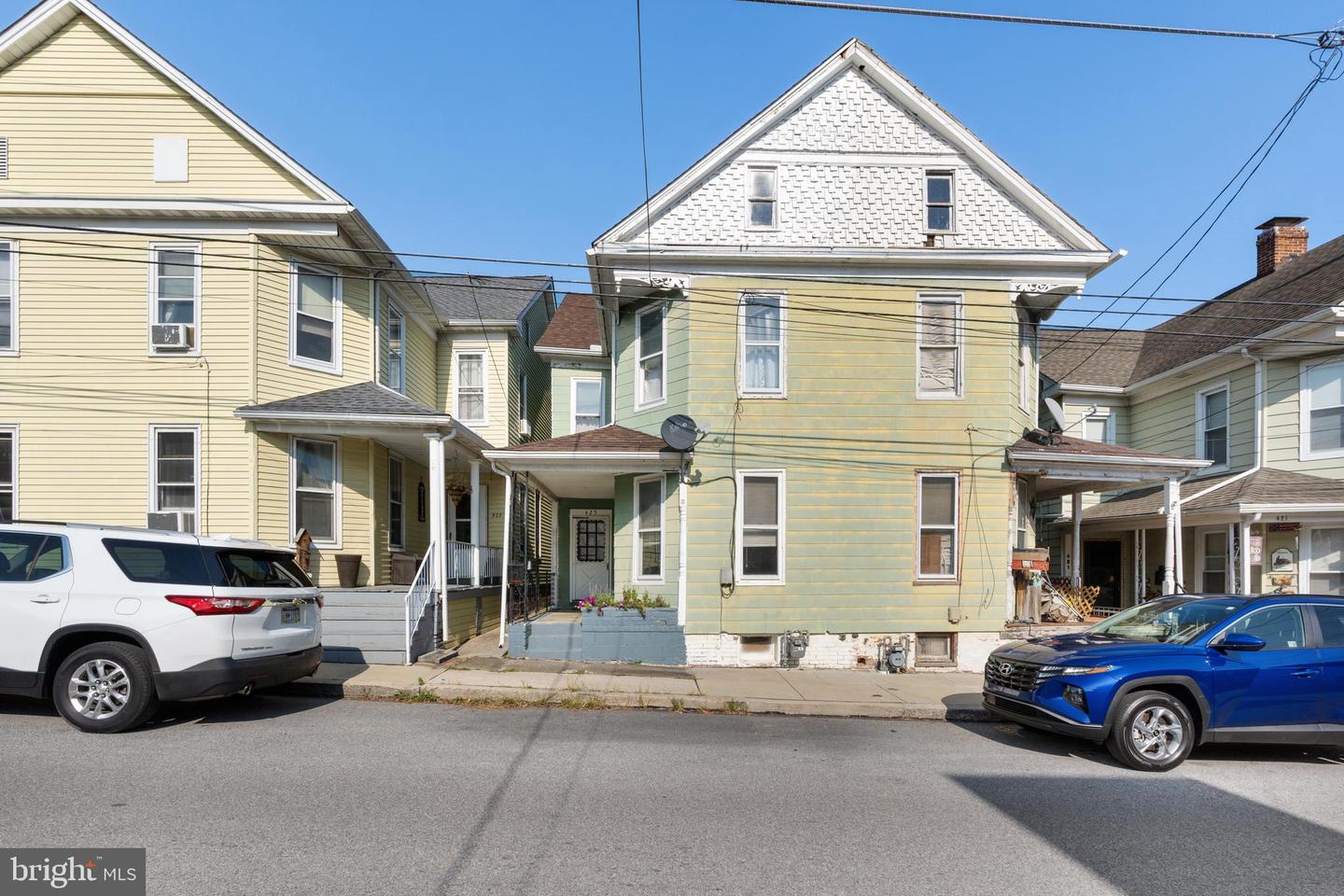 Photo 2 of 53 of 425 N Franklin St multi-family property