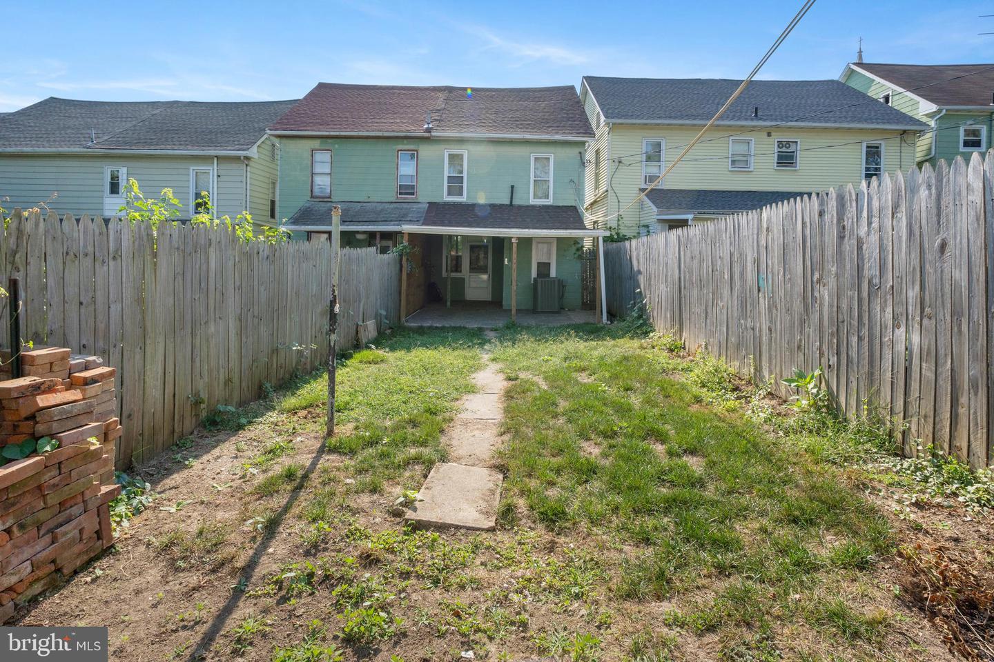 Photo 39 of 53 of 425 N Franklin St multi-family property